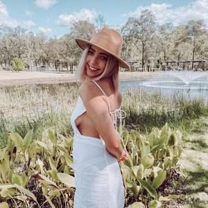 Meet your Posher, Tara